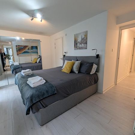 Glasgow City Centre Waterfront Apartment 외부 사진