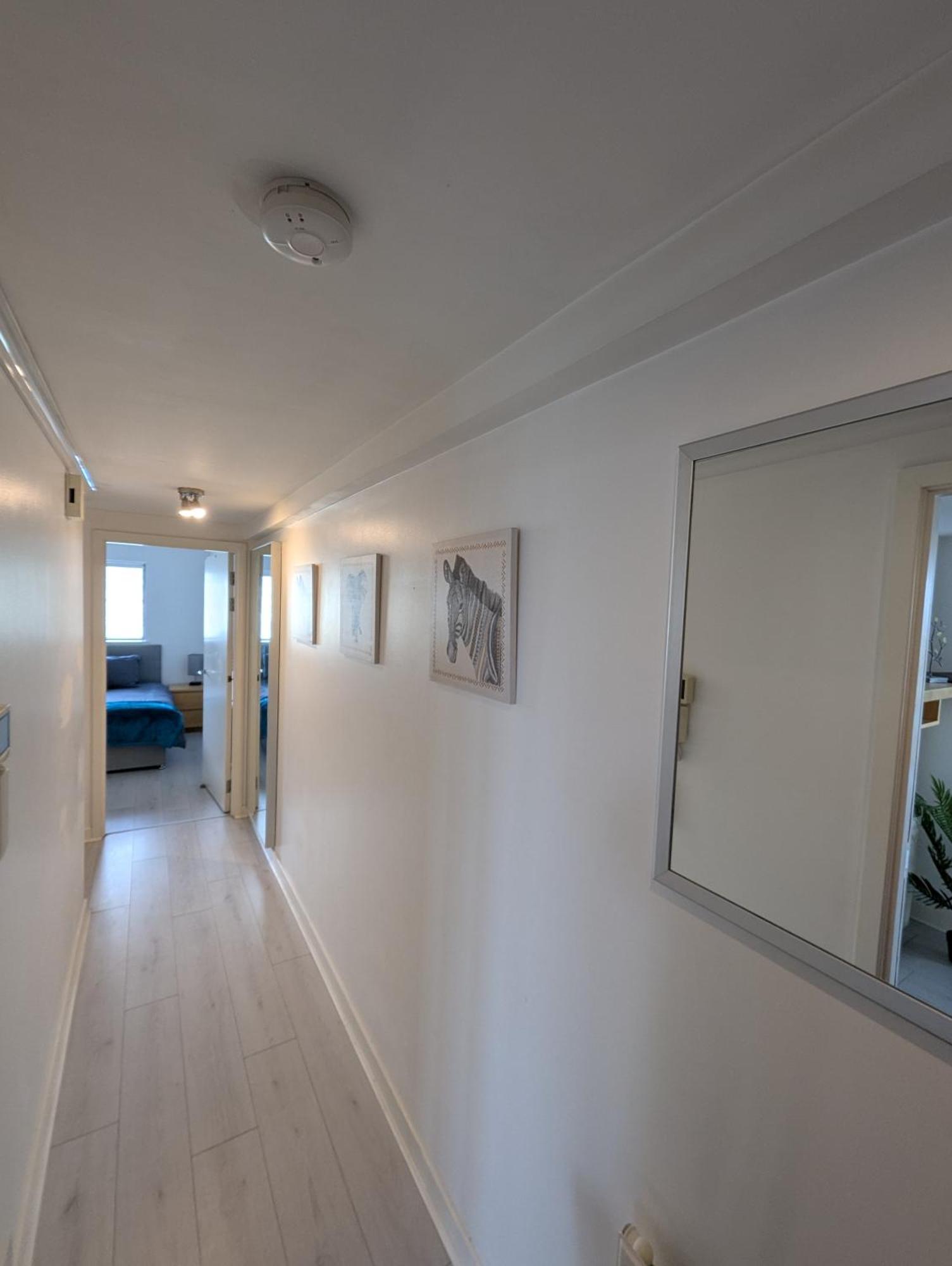 Glasgow City Centre Waterfront Apartment 외부 사진