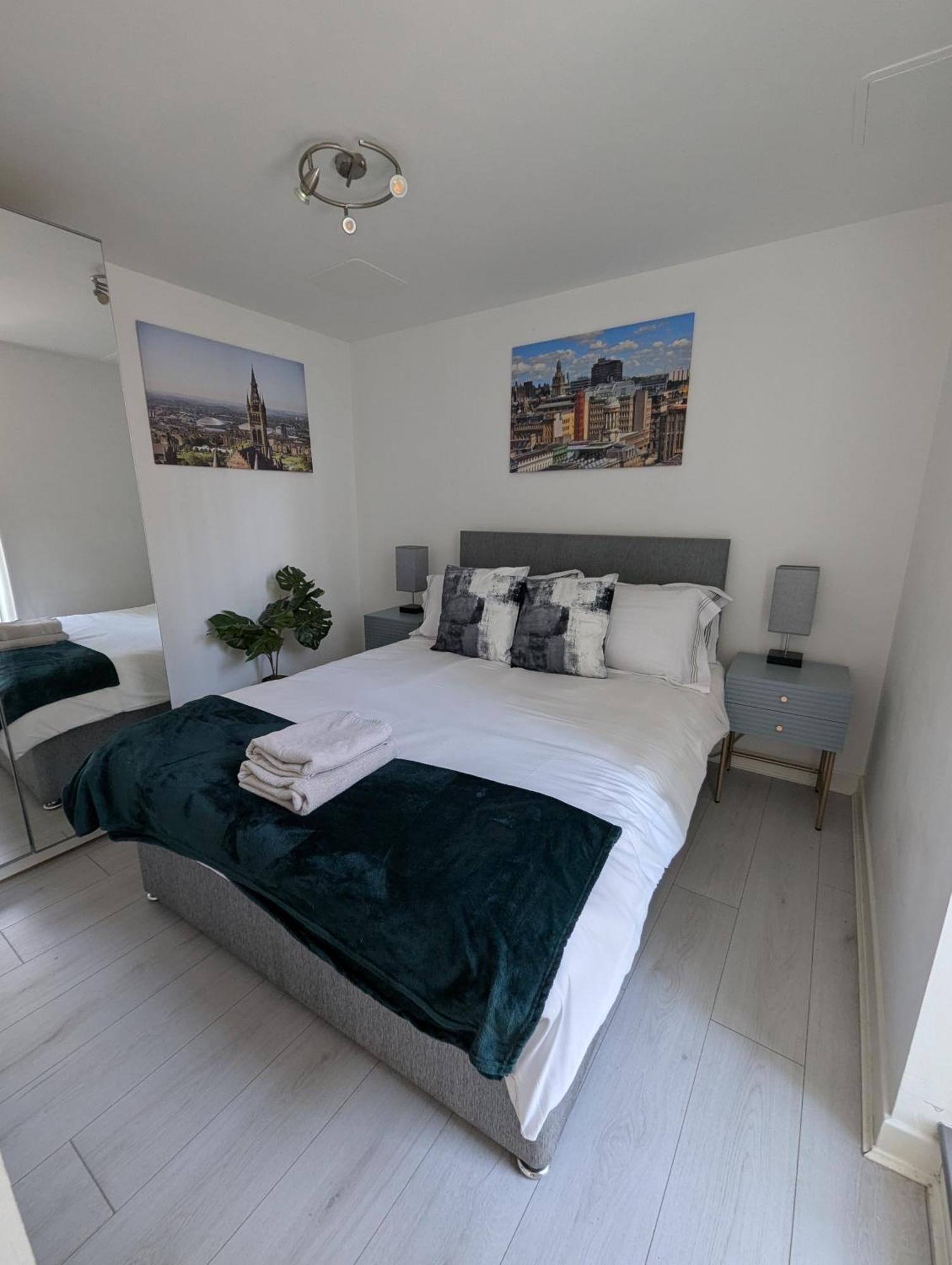 Glasgow City Centre Waterfront Apartment 외부 사진