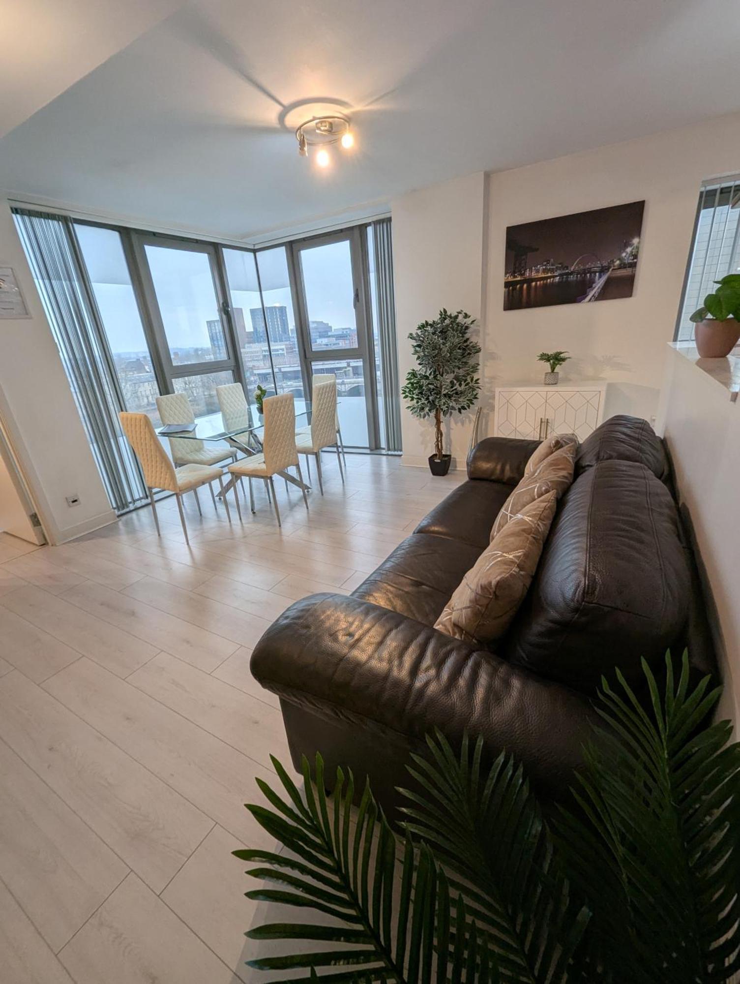Glasgow City Centre Waterfront Apartment 외부 사진