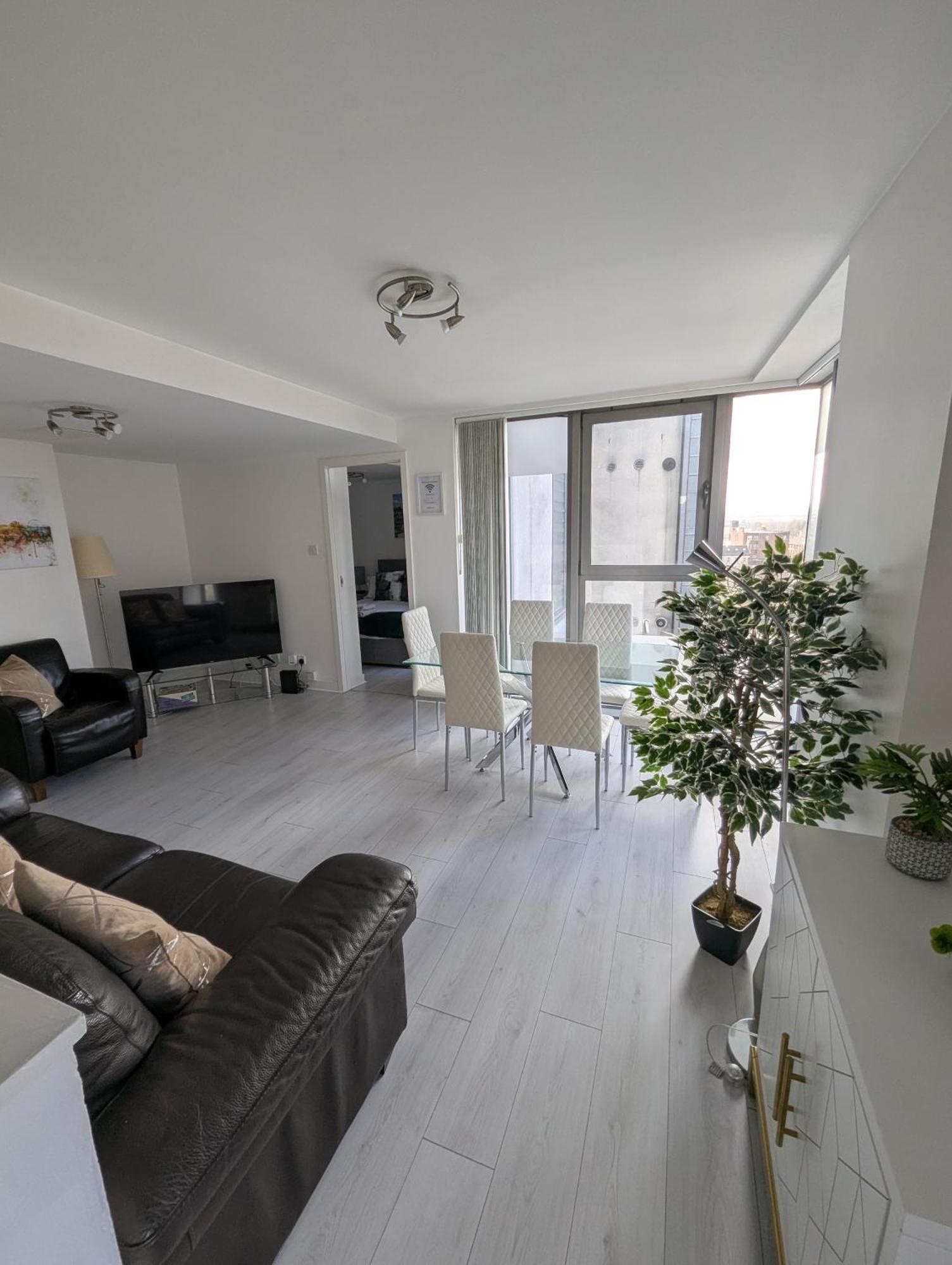 Glasgow City Centre Waterfront Apartment 외부 사진